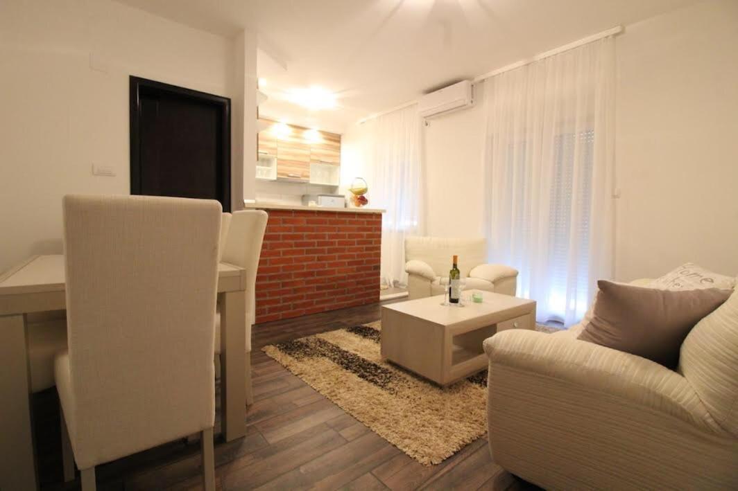 Dubrovnik - Ivanica: “Sunnyhills Apartments” With Pool Δωμάτιο φωτογραφία
